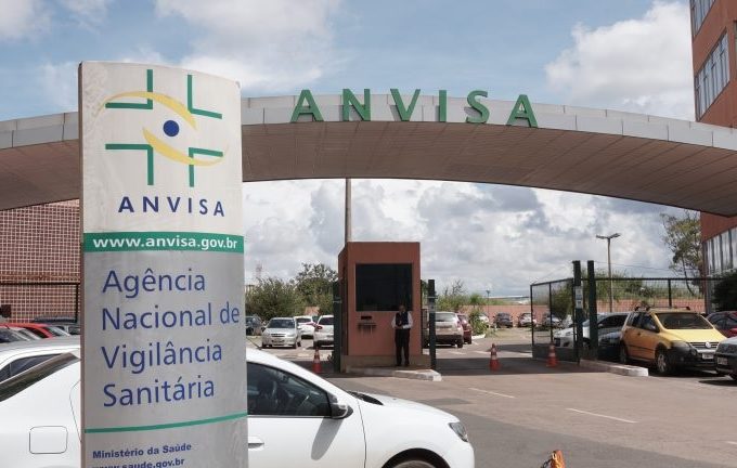 ANVISA: DE VILÃ A PROTAGONISTA