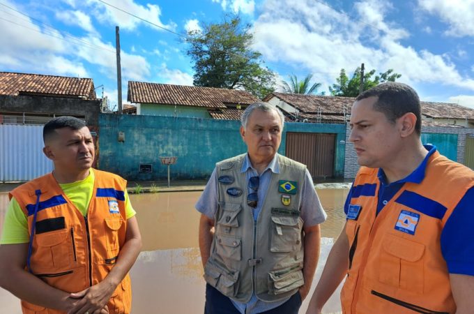 Deputado Girão articula ações do governo para minimizar efeito das enchentes